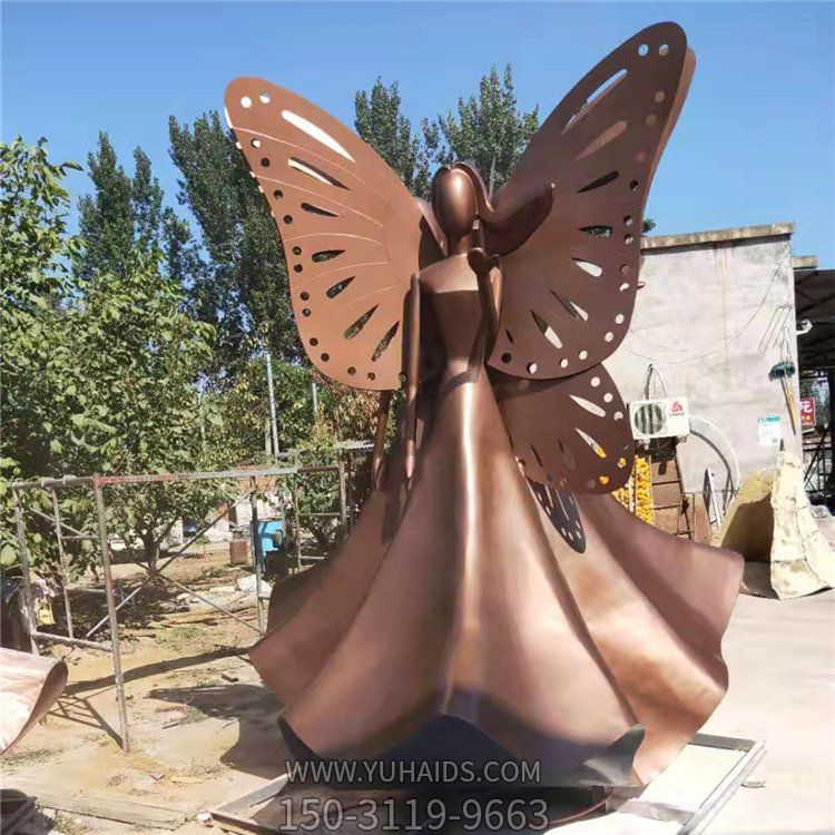 地产园林绿地草坪摆放锻铜抽象人物景观博鱼网页版