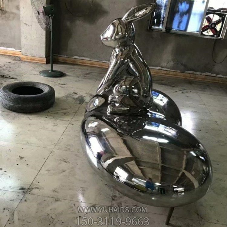 不锈钢兔子博鱼网页版 镜面加工定制 园林景观博鱼网页版户外公园摆件