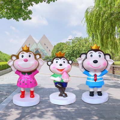 街道公园摆放的三只玻璃钢彩绘猴子博鱼网页版