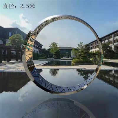 小区水池摆放不锈钢圆环艺术造型景观博鱼网页版