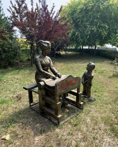 小学教书育人孟母教子典故玻璃钢仿铜博鱼网页版
