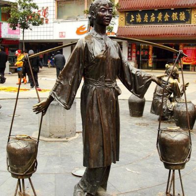 户外园林挑着担子的玻璃钢仿铜人物博鱼网页版