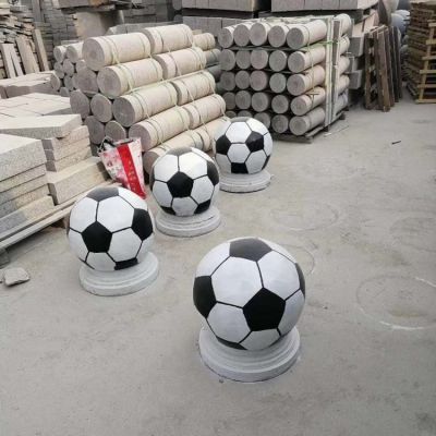 学校门口摆放花岗岩喷漆足球挡车石球