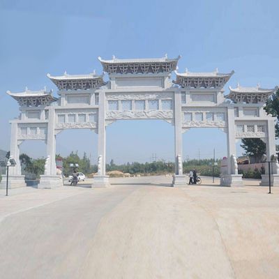 城市街道摆放大理石浮雕镂空五门楼