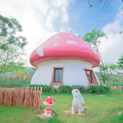 户外草坪大型玻璃钢彩绘大型园林蘑菇屋博鱼网页版