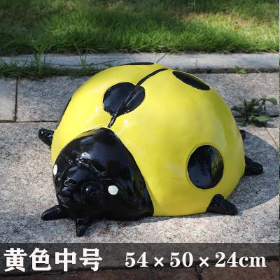 公园里摆放的中号黄色玻璃钢卡通瓢虫博鱼网页版