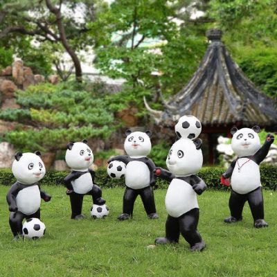 别墅园林摆放足球熊猫组合玻璃钢博鱼网页版