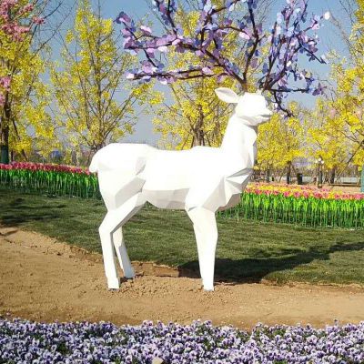 户外景区玻璃钢几何白色鹿博鱼网页版