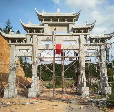 宗祠园林入口摆放石雕牌坊公园