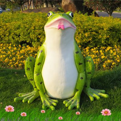 室内一只抽象玻璃钢青蛙博鱼网页版