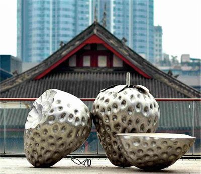 不锈钢咬了一口的草莓博鱼网页版