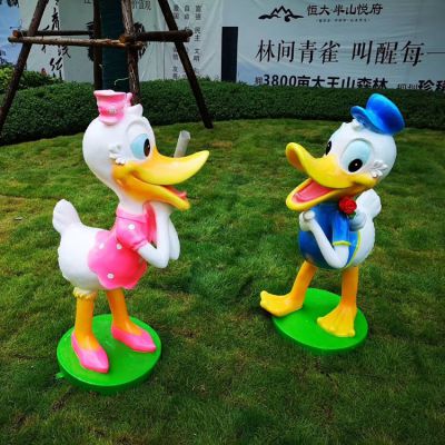 唐老鸭玻璃钢卡通动漫人物博鱼网页版