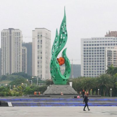 广场大型不锈钢镂空创意景观摆件
