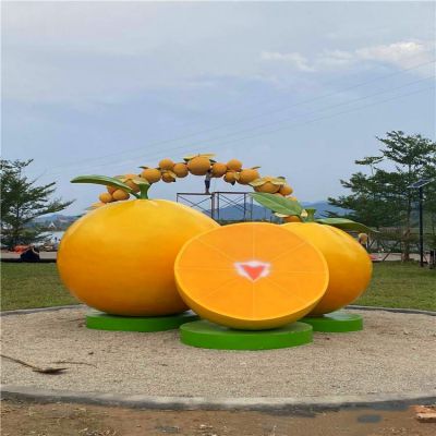 公园草地摆放大型喷漆橙子水果博鱼网页版
