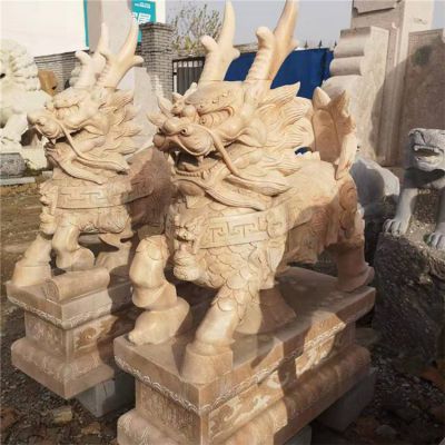 庭院石雕门口摆放的镇宅招财麒麟博鱼网页版