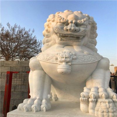 景点酒店门前摆放汉白玉狮子博鱼网页版