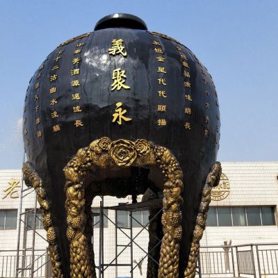 酒厂摆放创意大型玻璃钢酒缸景观博鱼网页版