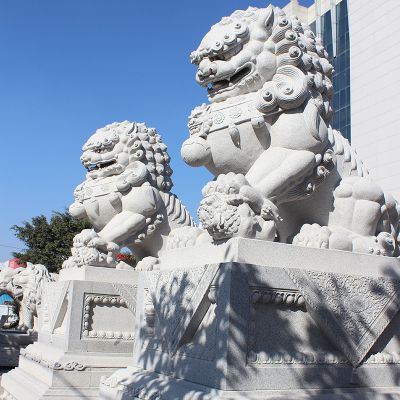 大理石石雕大型仿真镇宅招财动物狮子博鱼网页版