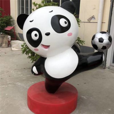 商场美陈摆件踢足球的玻璃钢卡通熊猫博鱼网页版