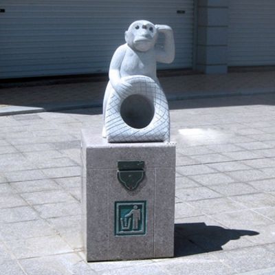 公园摆放花岗岩猴子动物石雕垃圾桶