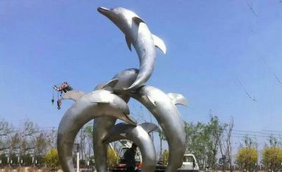 空中飞跃多只不锈钢海豚博鱼网页版