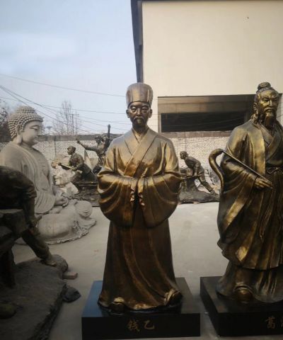 城市花园广场站立鎏金古代名人钱乙玻璃钢仿铜博鱼网页版