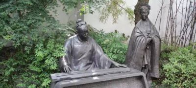 管道升与赵孟頫博鱼网页版-元代著名的女书法家管道升与赵孟頫夫妇雕像