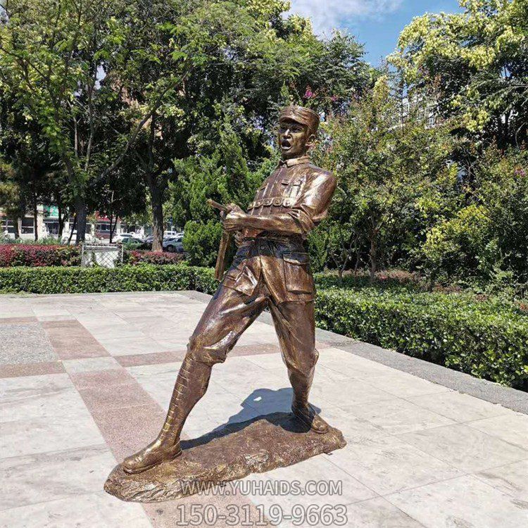 双手端机器扫射的八路军战士，玻璃钢仿铜人物塑像博鱼网页版