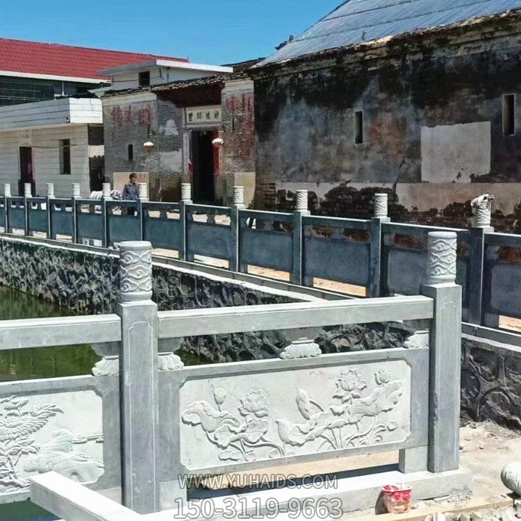村庄河道路边摆放大理石浮雕荷花防护栏板博鱼网页版