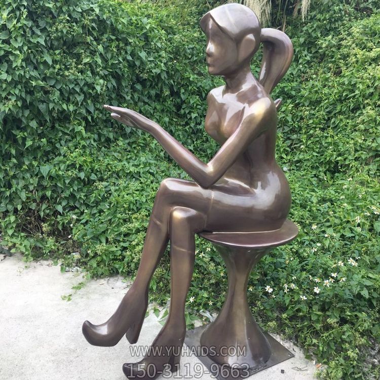 抽象坐姿美女玻璃钢博鱼网页版