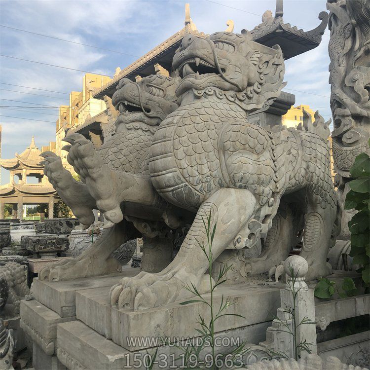墓园入口摆放青石做旧浮雕麒麟门墩博鱼网页版
