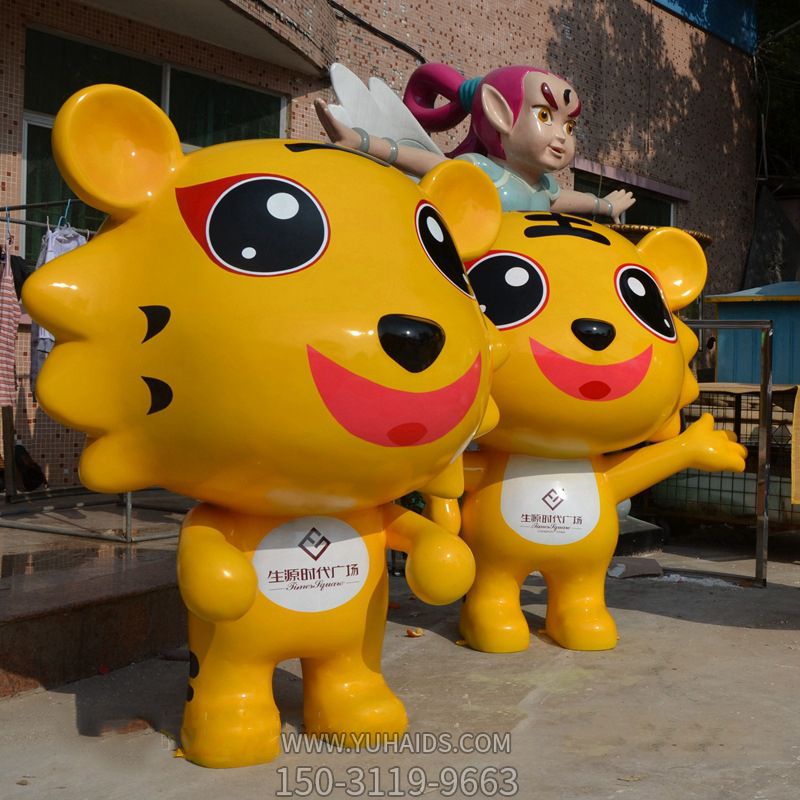 商场门口摆放的迎宾玻璃钢卡通虎博鱼网页版