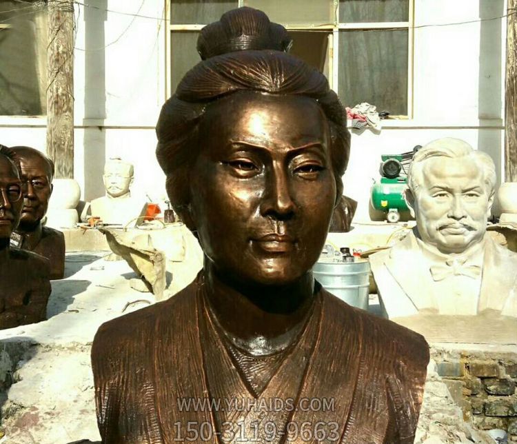 学院公园摆放古代女词人李清照胸像玻璃钢仿铜博鱼网页版 学院公园摆放古代女词人李清照胸像玻璃钢仿铜博鱼网页版