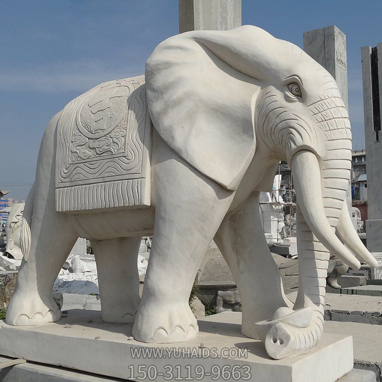 酒店广场门口摆放汉白玉石雕大象博鱼网页版