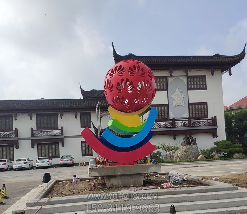 城市广场玻璃钢彩绘镂空球博鱼网页版