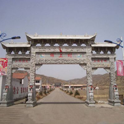 新农村建设村口摆放青石浮雕仿古建筑三门石牌坊