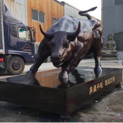 玻璃钢仿铜奋进华尔街牛