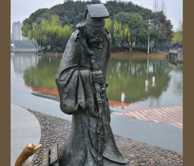 景区湖边摆放古代诗人骆宾王做旧铜博鱼网页版