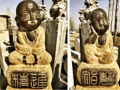 寺院景观摆放砂岩小和尚坐姿拴马柱博鱼网页版