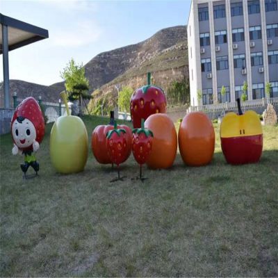 游乐园林草地摆放玻璃钢喷漆仿真水果博鱼网页版