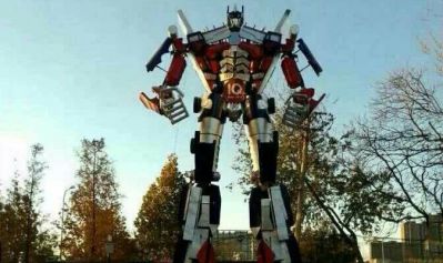 不锈钢变形金刚卡通户外街道机器人博鱼网页版