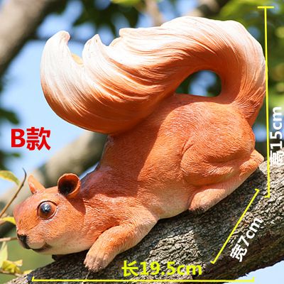 丛林一只树上爬行的树脂松鼠博鱼网页版