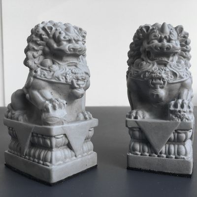青石石雕一对看门的石狮子博鱼网页版