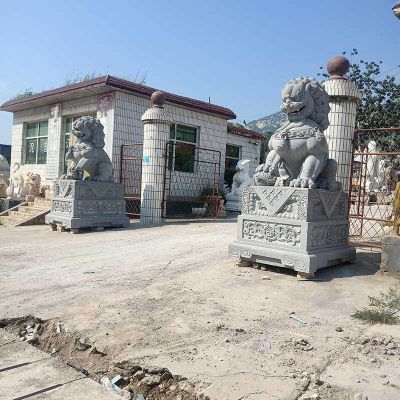 工厂门口大理石石雕一对招财的狮子博鱼网页版