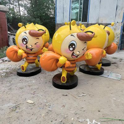 玻璃钢卡通蜜蜂公仔幼儿园博鱼网页版