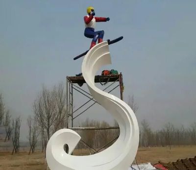 广场彩绘不锈钢滑雪运动人物主题博鱼网页版