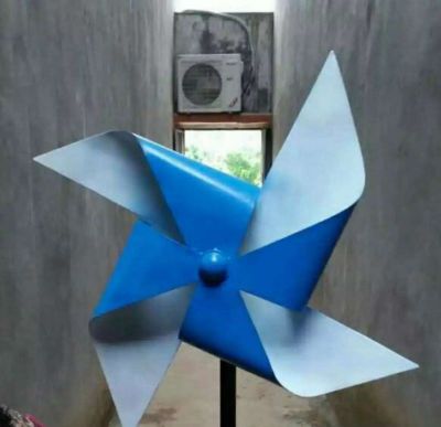 儿童学校摆放蓝色不锈钢风车博鱼网页版