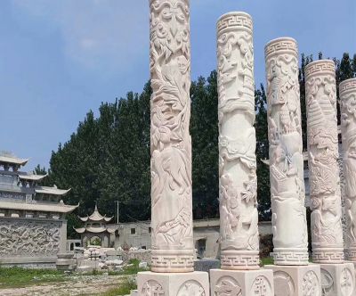 景区古建筑大殿华表上的博鱼网页版神兽