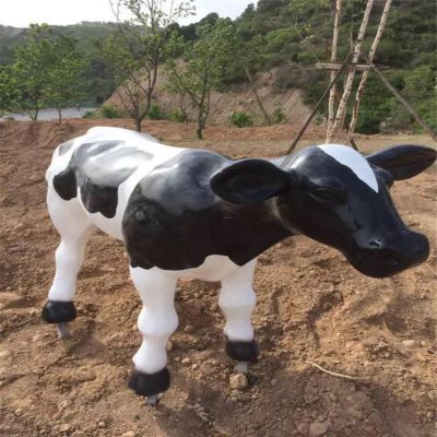 户外公园草地玻璃钢奶牛博鱼网页版 绿地园林农耕牛动物博鱼网页版摆件