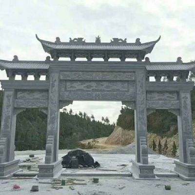 村庄门口摆放青石雕刻门楼牌坊博鱼网页版